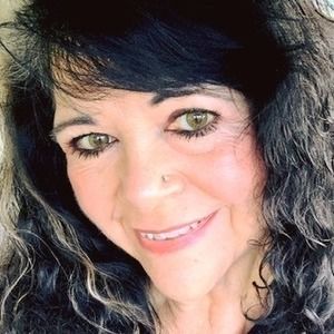 Meet your Posher, Rebekah